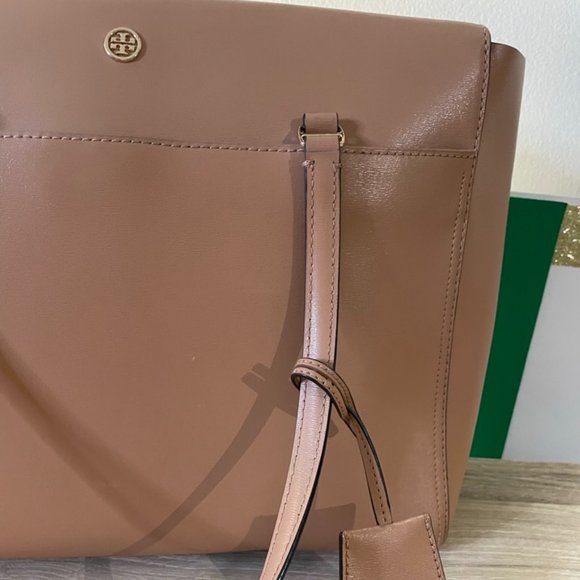 ONE Tory  Burch Wallet - Picture 3 of 13